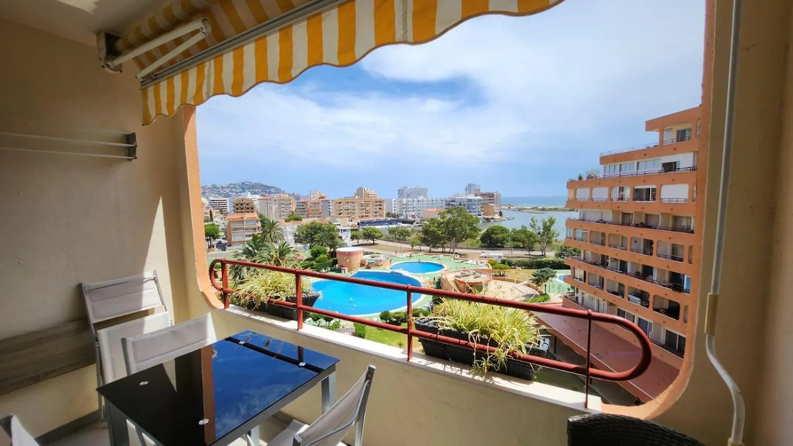 Studios Isla De Rosas Tramuntana 42 İspanya